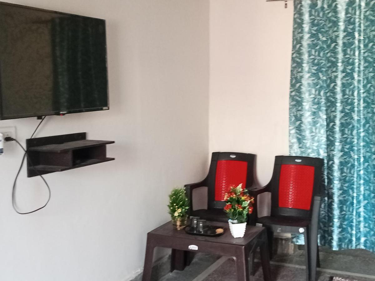 Somnath Homestay *